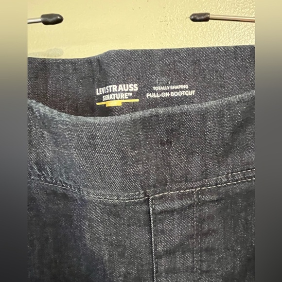 Levis Totally Shaping Pull On Bootcut  Dark Blue Jeans Comfort Stretch 18S NWT - Picture 6 of 13
